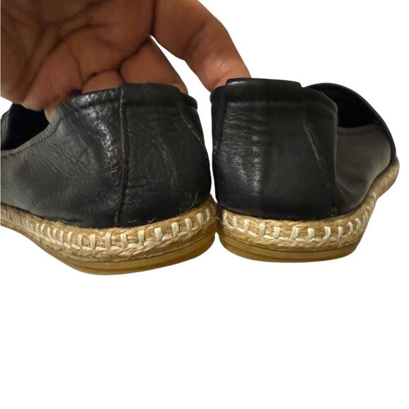 A beautiful, soft leather, flat shoes, and a great condition - Picture 9 of 11